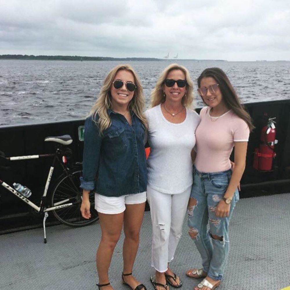 Meet your Posher, Anika